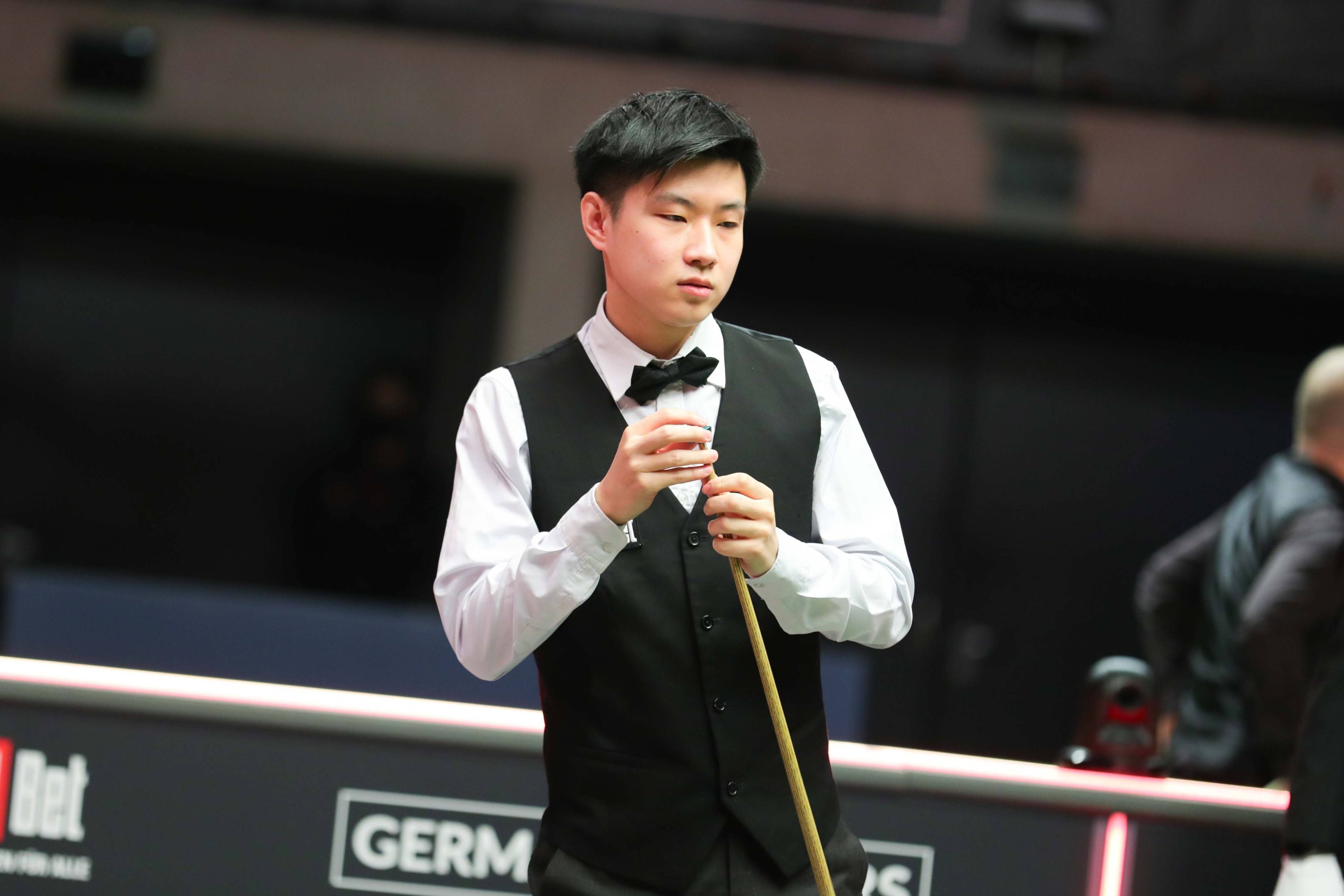 过去效力于 过去效力于